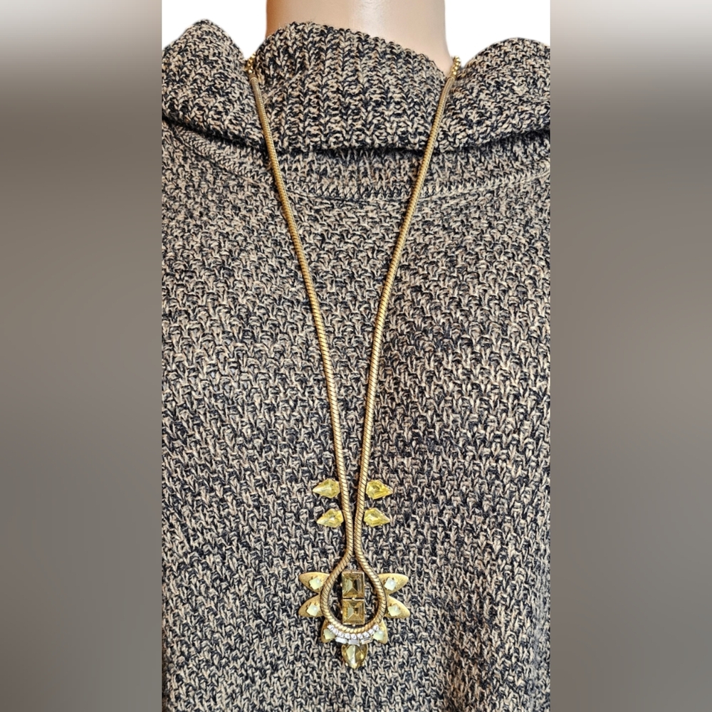 Stella & Dot "Soleil" Acrylic Pendant Necklace